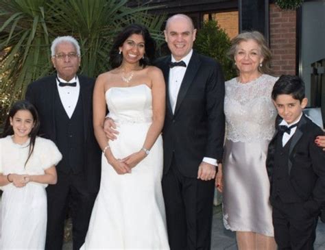 In February 2018, she married Rael Braverman, a manager at Mercedes, in the House of Commons. They had their first child in 2019 and a second in 2021.
